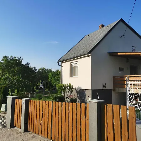 Gyoengy Apartamento